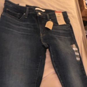 311 “shaping skinny” women’s Levi’s